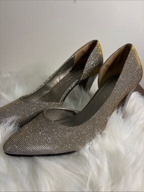 Chinese Laundry Women's Glitter Pointed Toe Mid Heels - Gold/Silver Size 10